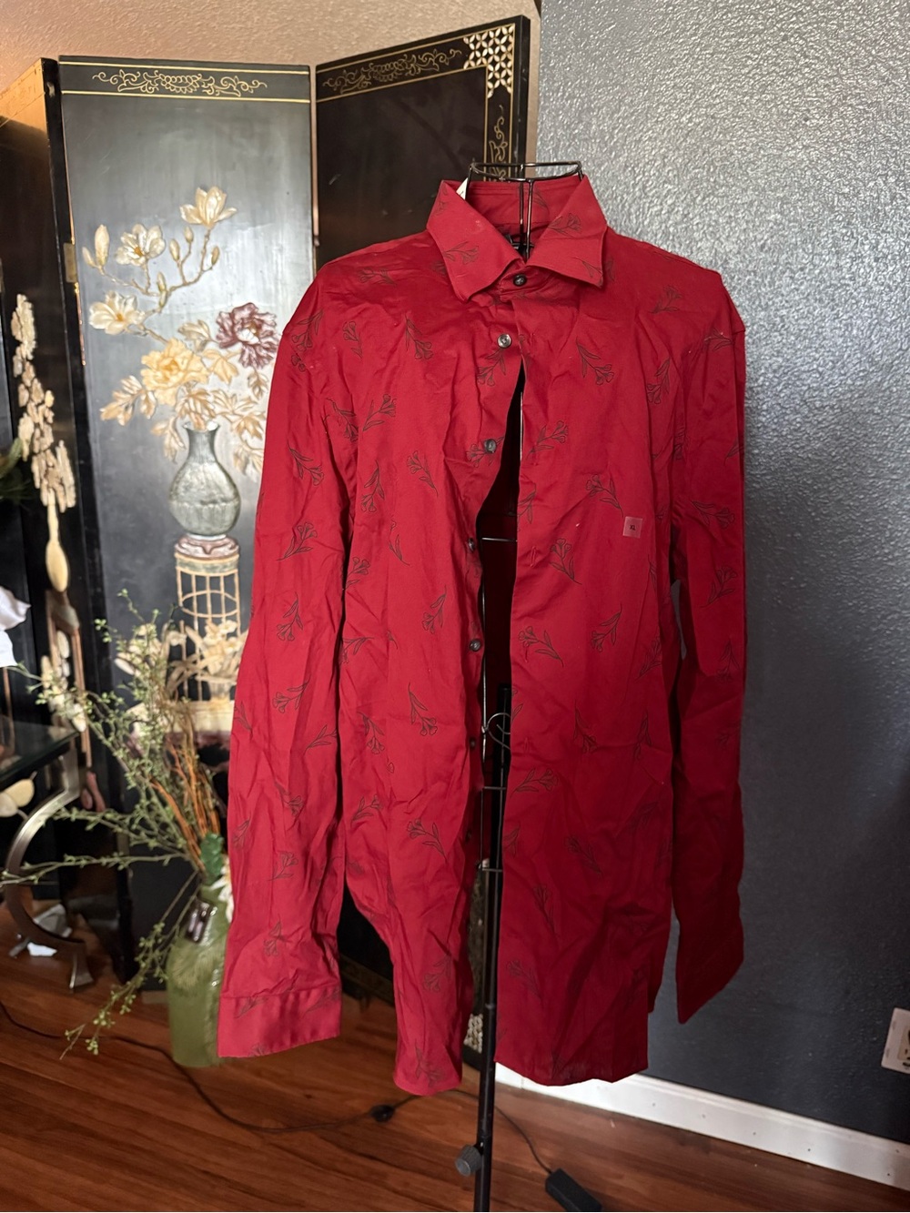 Men's Burgundy Patterned Button-Up Shirt XL